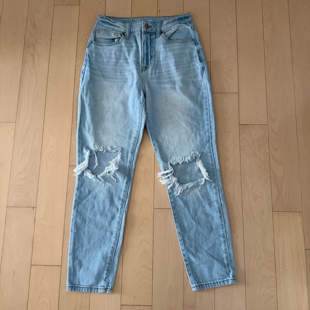 No Boundaries High Rise Light Wash Distressed Jeans